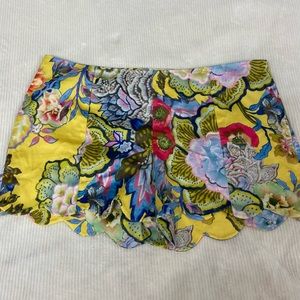 Cynthia Rowley Scalloped Hem Floral Shorts size 8